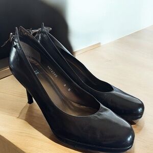 Chic Black Leather Heels Bow tie back Stuart Weitzman